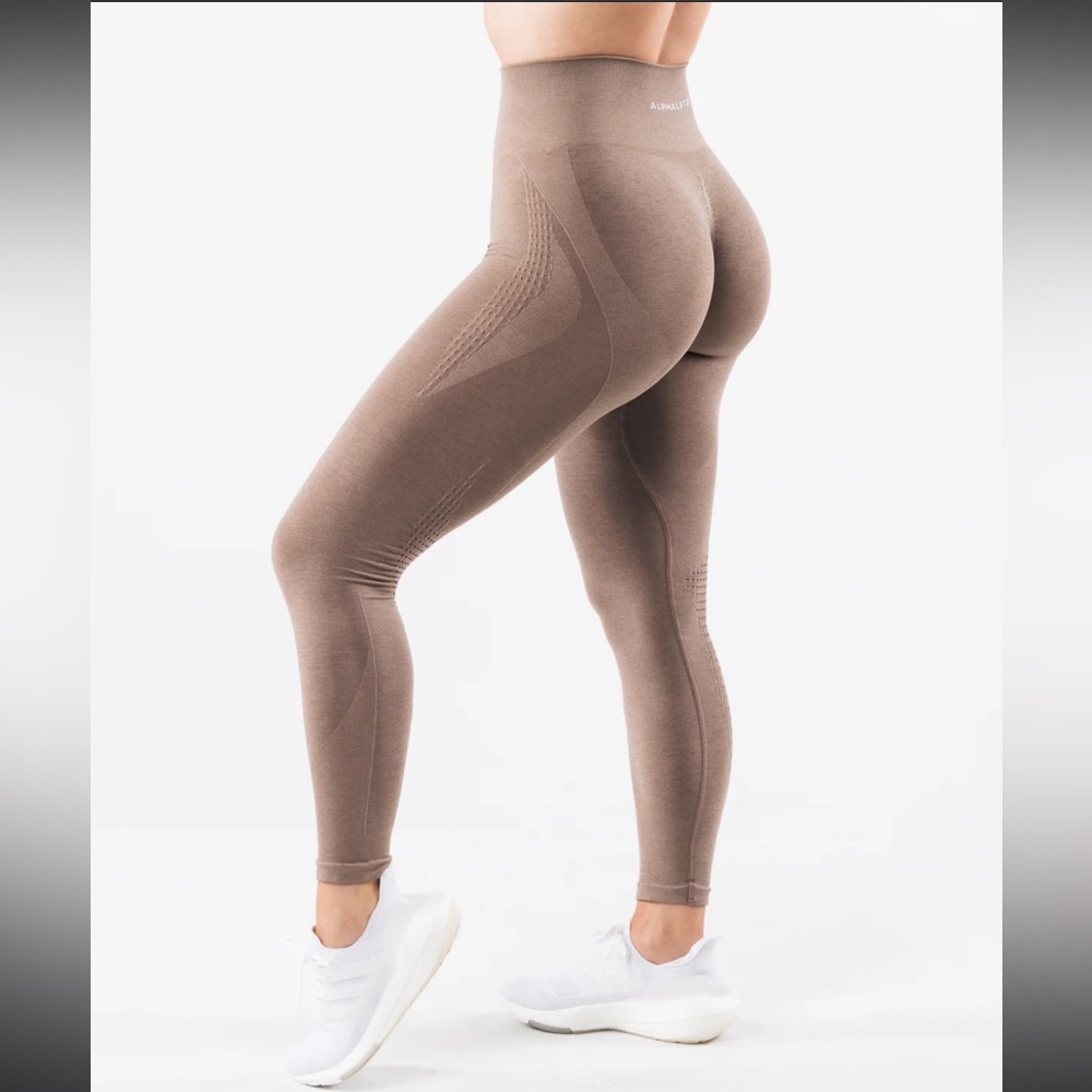 Alphalete Amplify Contour Leggings - SAND